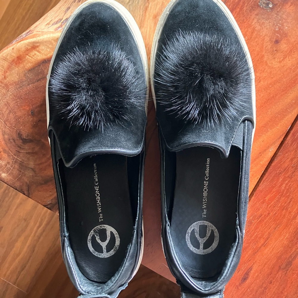 Wishbone Collection Pom Pom Slip-Ons